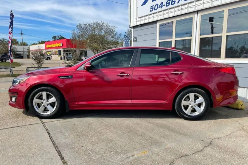 2015 Kia Optima LX photo 1