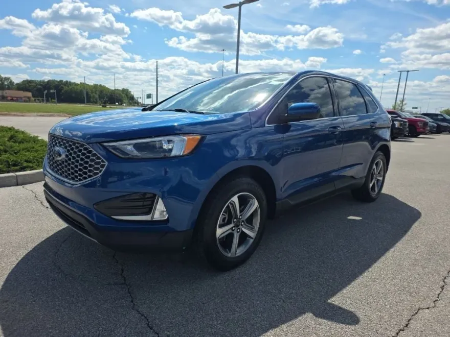 2023 Ford Edge SEL photo 1