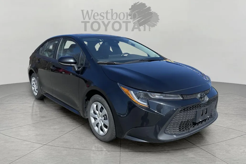 2022 Toyota Corolla LE photo 1