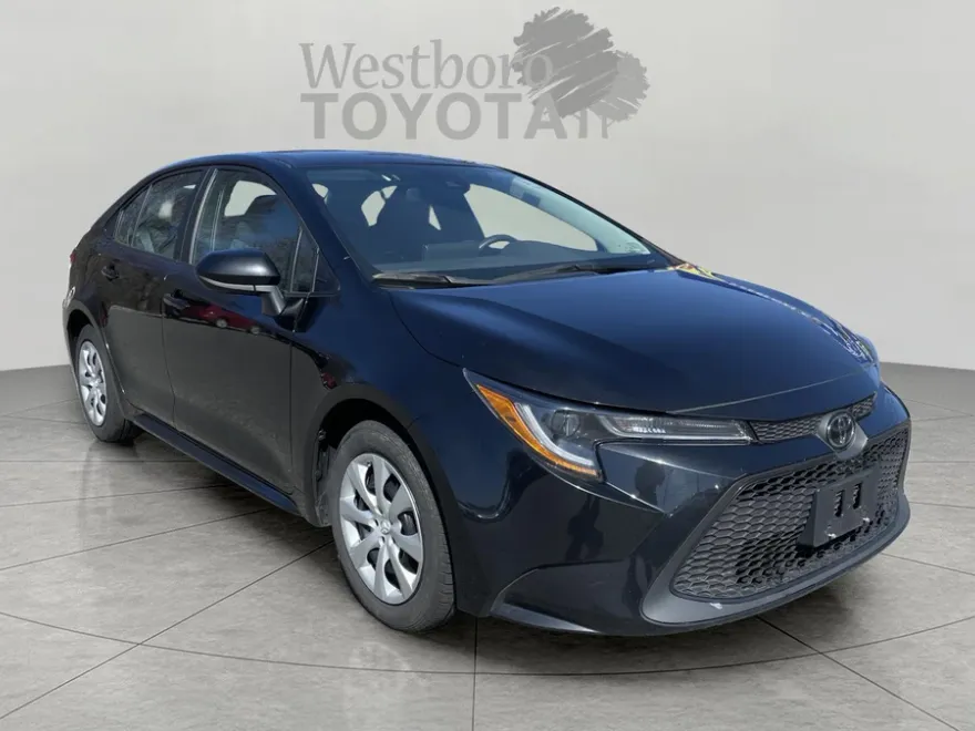 2022 Toyota Corolla LE photo 1