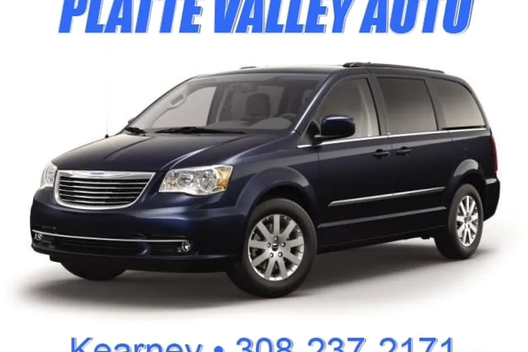 2016 Chrysler Town & Country Touring photo 1