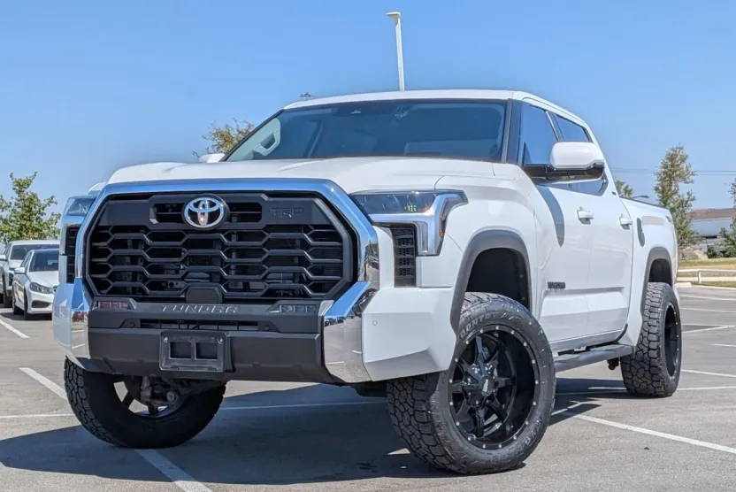 2023 Toyota Tundra SR5 CrewMax photo 1