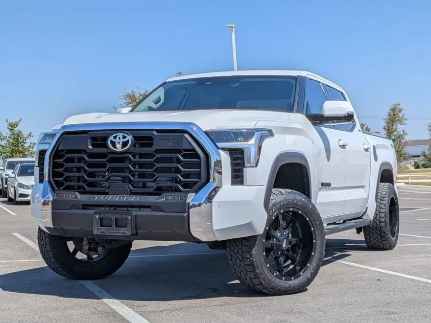 2023 Toyota Tundra SR5 CrewMax photo 1