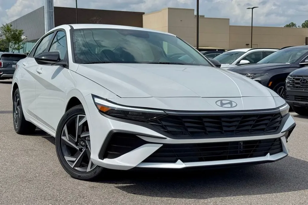2025 Hyundai Elantra Hybrid SEL Sport photo 1
