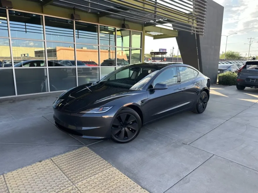 2024 Tesla Model 3 Long Range photo 1