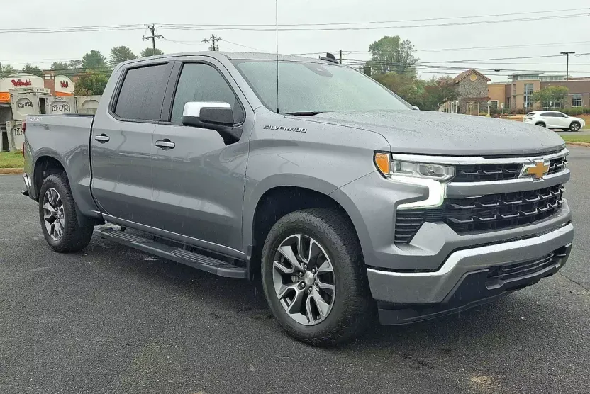 2024 Chevrolet Silverado 1500 LT photo 1