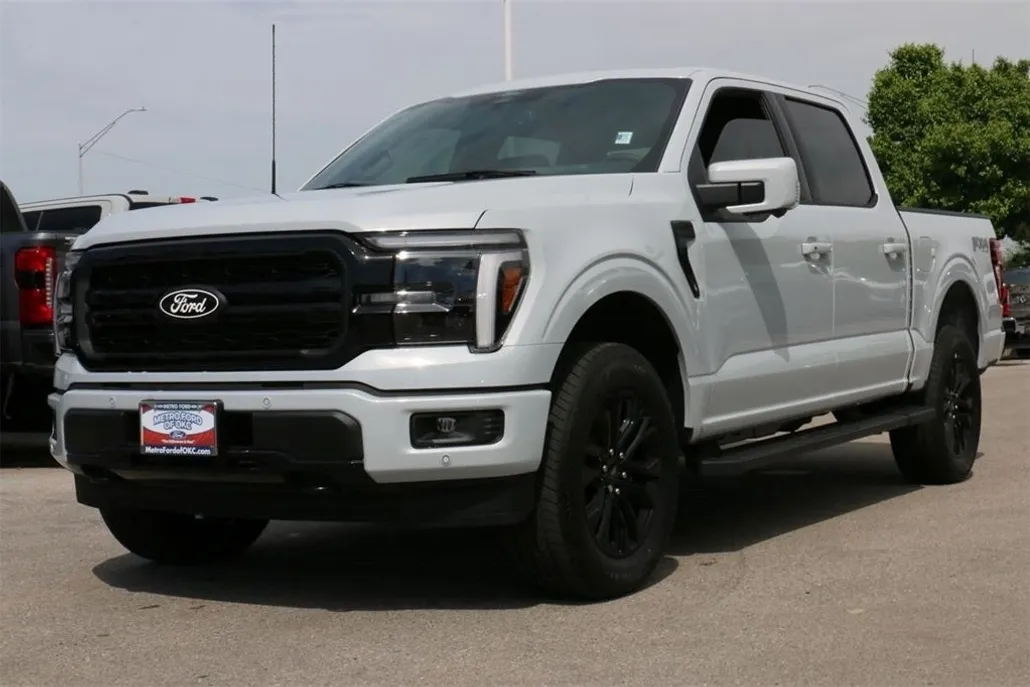 2025 Ford F-150 Lariat photo 1