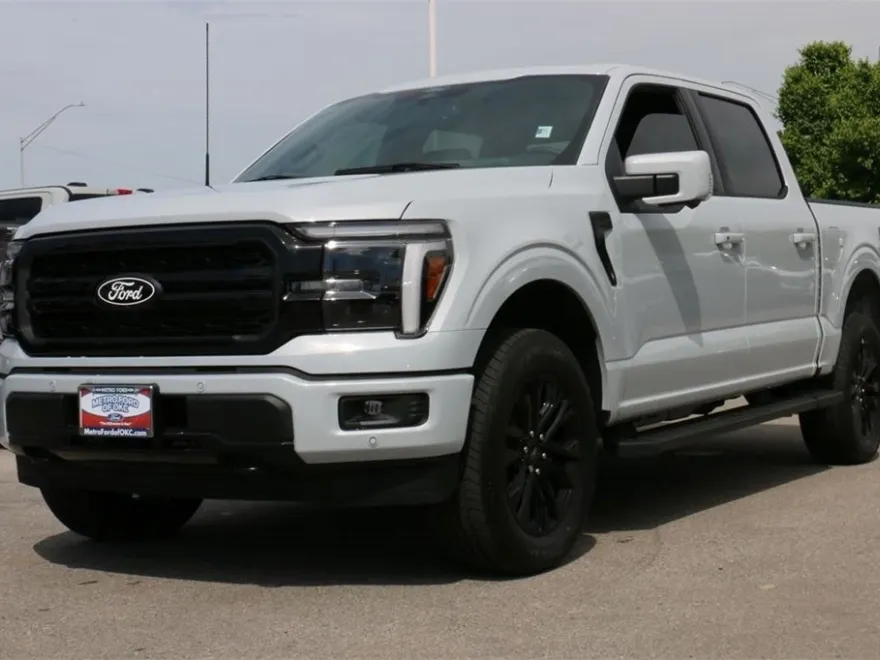 2025 Ford F-150 Lariat photo 1