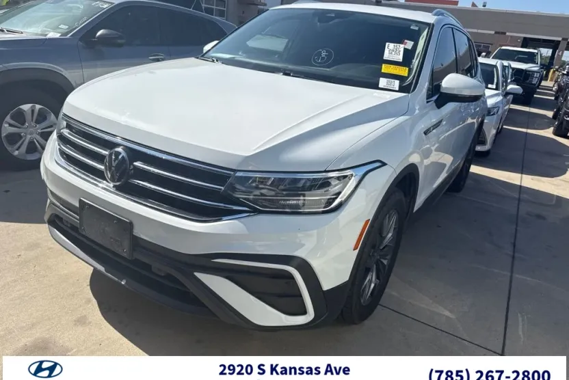 2022 Volkswagen Tiguan SE photo 1