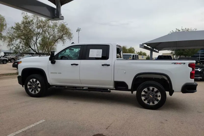 2023 Chevrolet Silverado 2500HD Custom photo 1