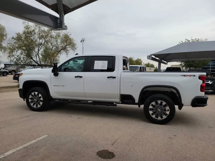 2023 Chevrolet Silverado 2500HD Custom photo 1
