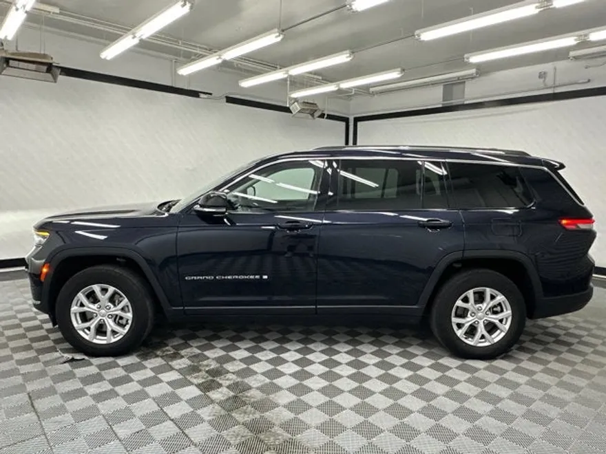 2023 Jeep Grand Cherokee Limited photo 1