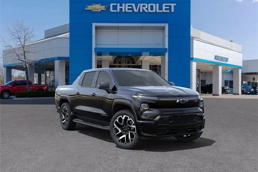 2024 Chevrolet Silverado EV RST photo 1