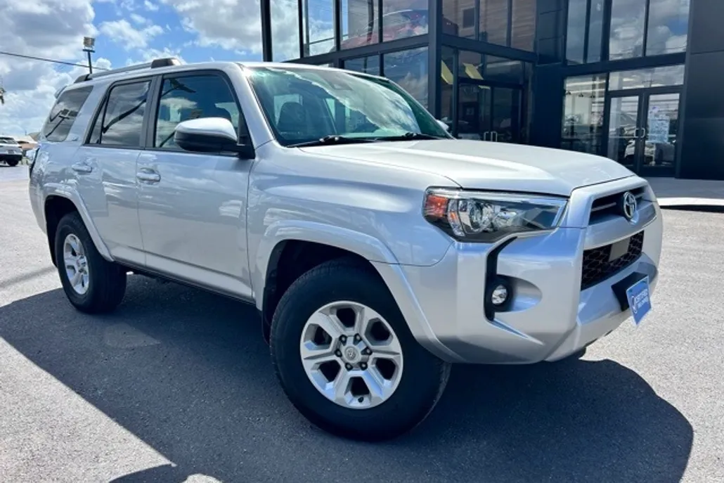2021 Toyota 4Runner SR5 photo 1