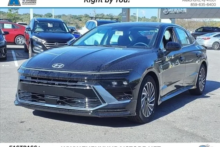 2024 Hyundai Sonata Hybrid SEL photo 1