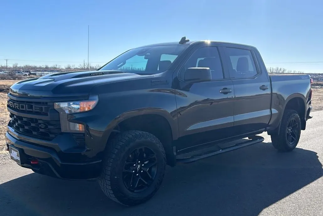 2024 Chevrolet Silverado 1500 Custom Trail Boss photo 1