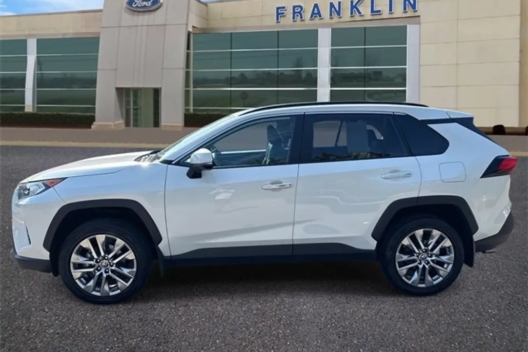 2021 Toyota RAV4 Limited photo 1