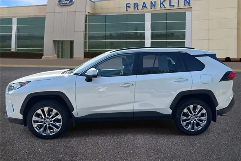 2021 Toyota RAV4 Limited photo 1