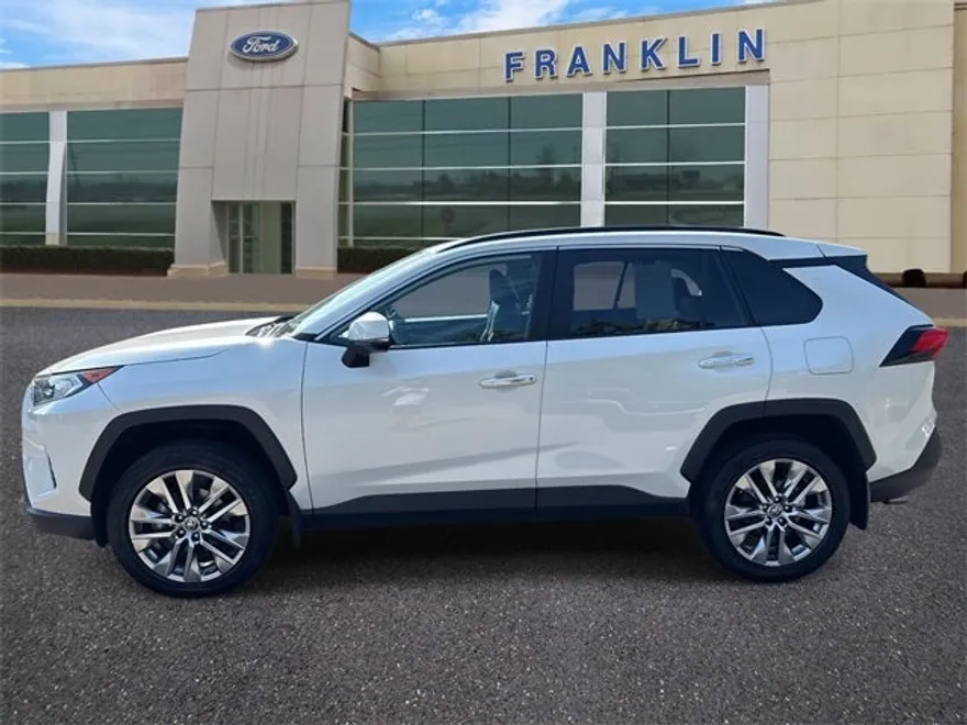 2021 Toyota RAV4 Limited photo 1