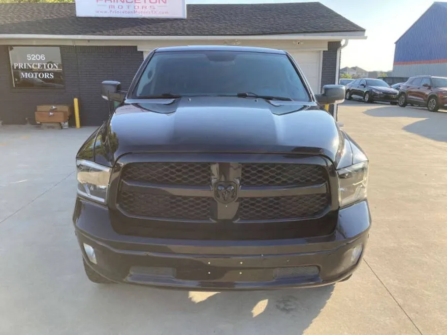2018 Ram 1500 SLT photo 1