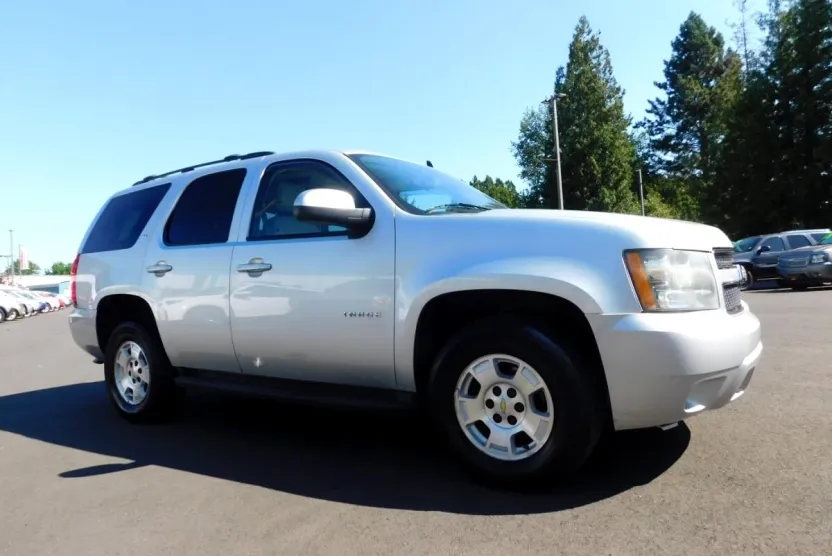 2011 Chevrolet Tahoe LT photo 1