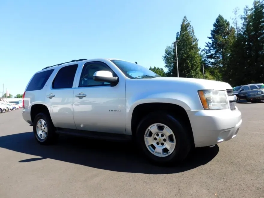 2011 Chevrolet Tahoe LT photo 1