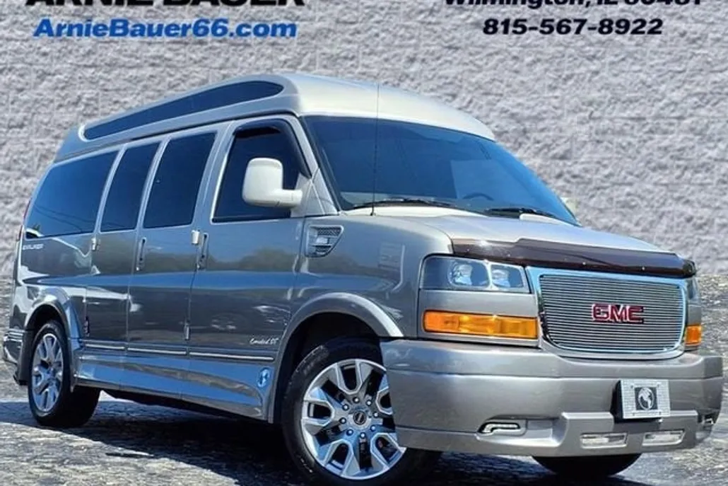 2022 Gmc Savana Cargo 2500 photo 1