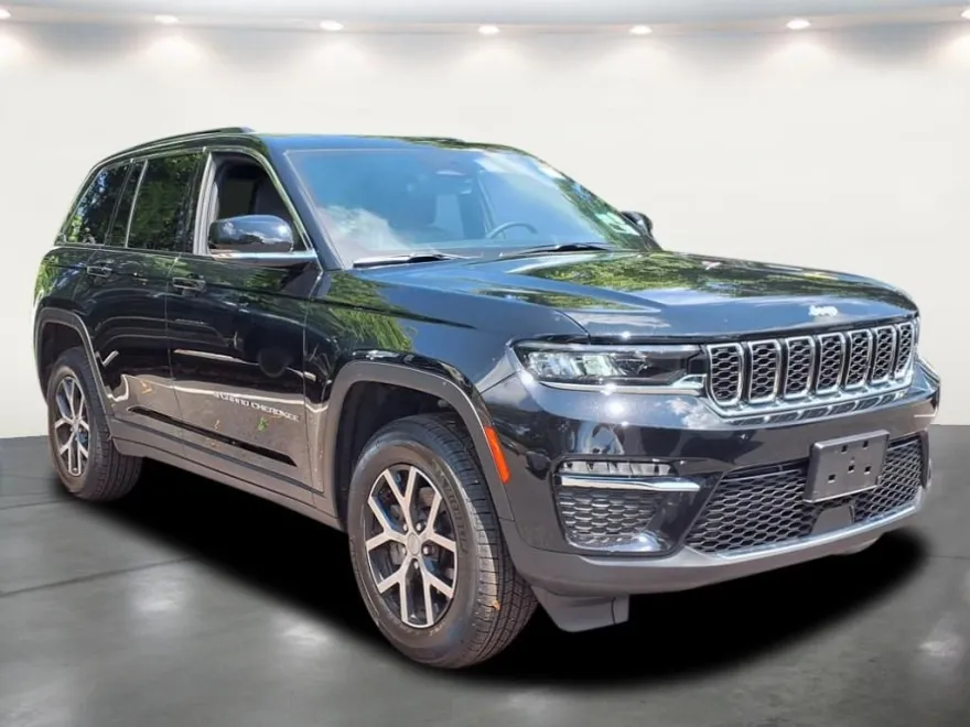 2025 Jeep Grand Cherokee Limited photo 1