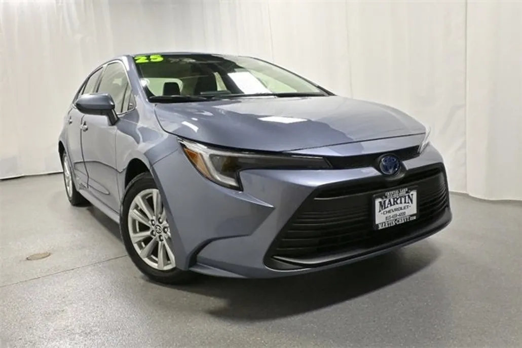 2025 Toyota Corolla Hybrid LE photo 1