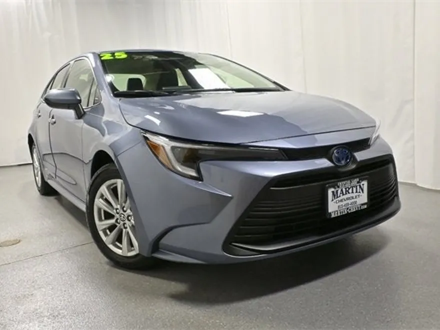 2025 Toyota Corolla Hybrid LE photo 1