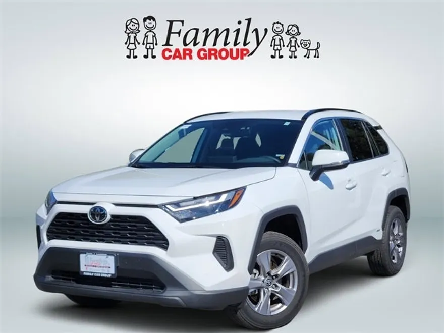 2025 Toyota RAV4 Hybrid XLE photo 1