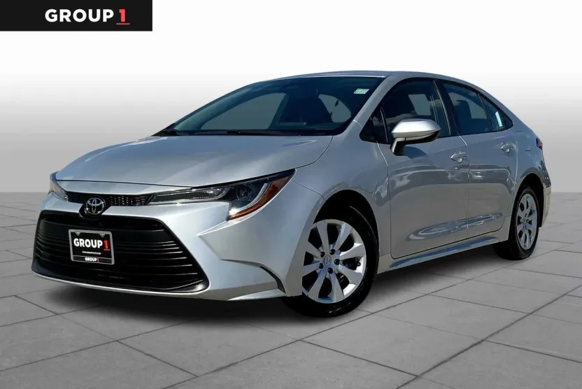 2024 Toyota Corolla LE photo 1
