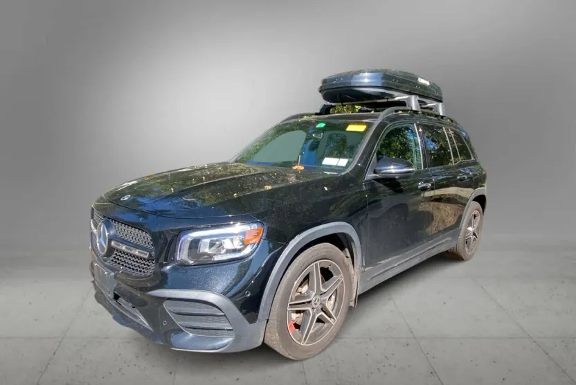 2023 Mercedes Benz GLB 250 4MATIC photo 1