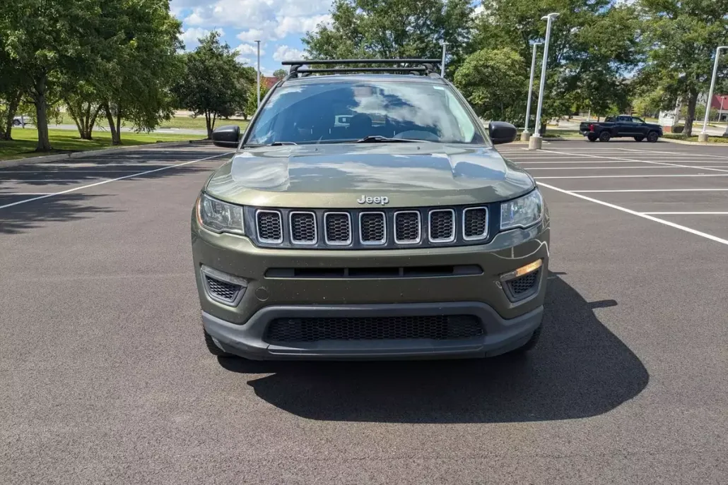 2018 Jeep Compass Sport photo 1