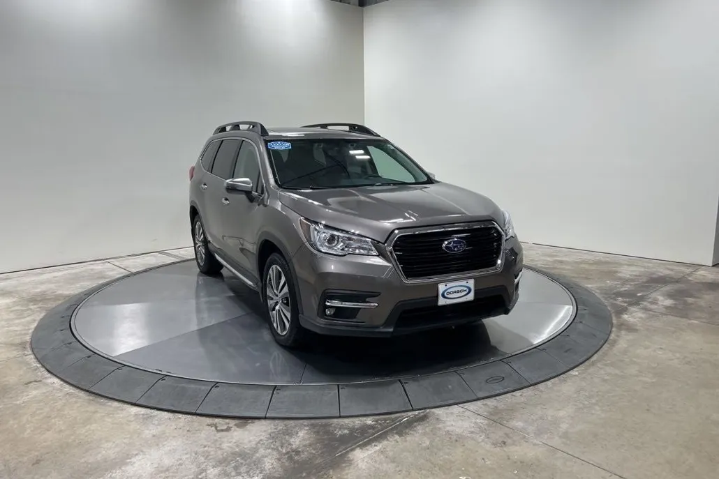 2022 Subaru Ascent Touring photo 1