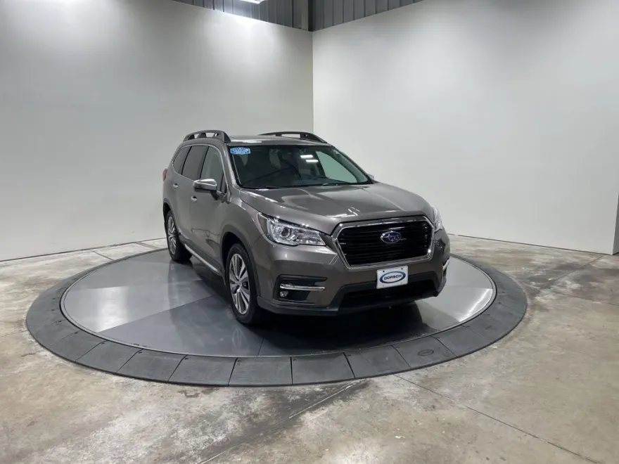 2022 Subaru Ascent Touring photo 1