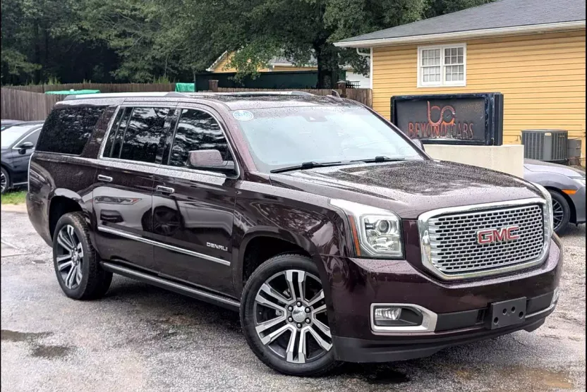 2017 Gmc Yukon XL Denali photo 1