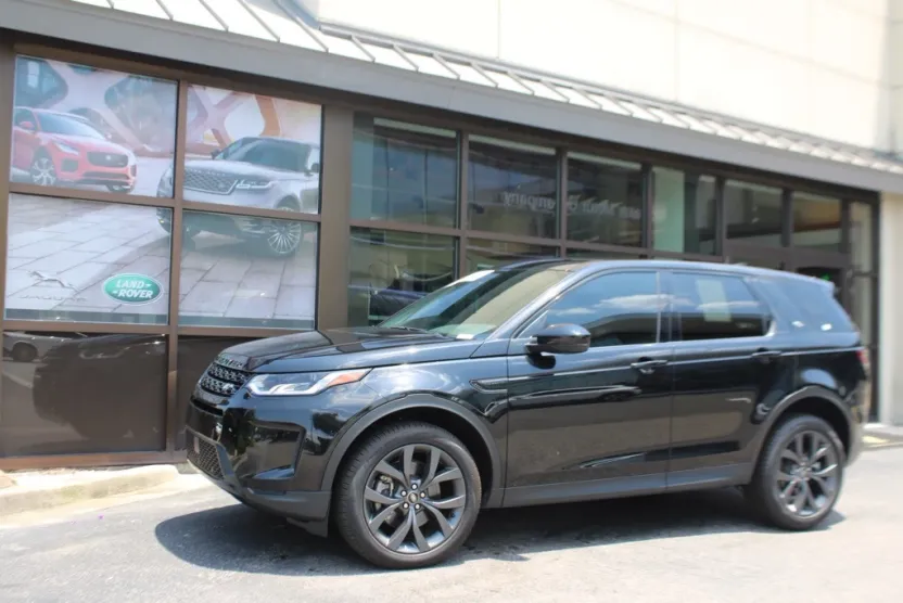 2023 Land Rover Discovery Sport SE photo 1