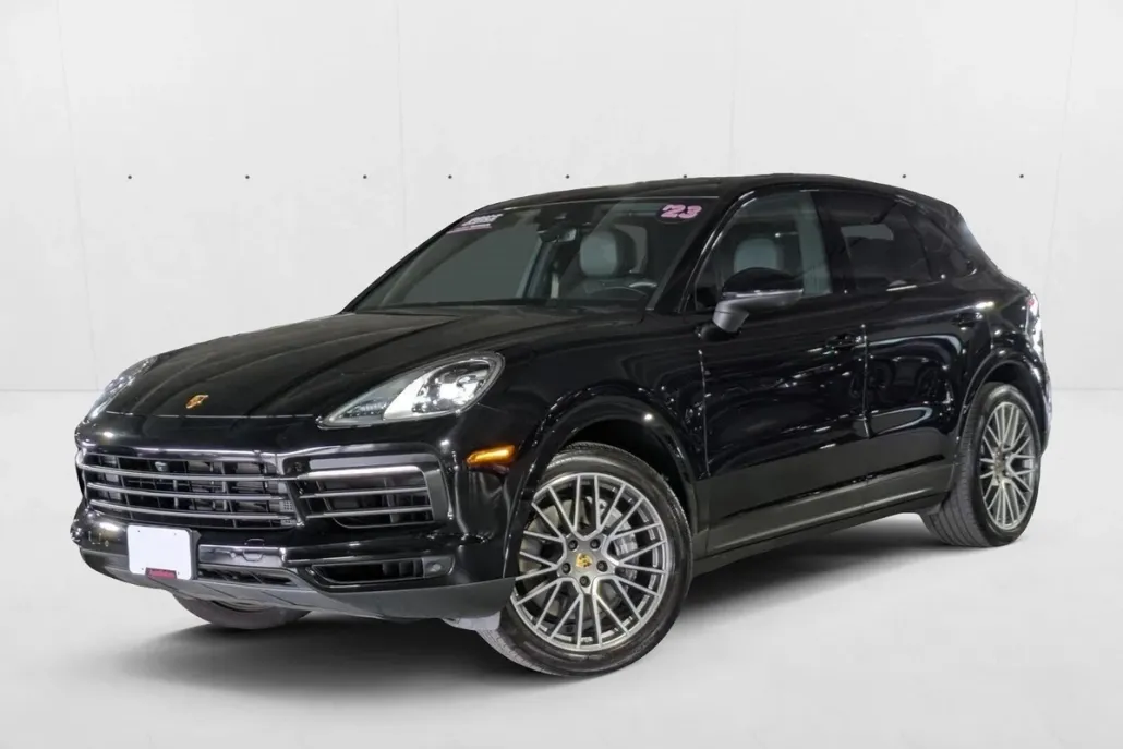 2023 Porsche Cayenne Platinum Edition photo 1