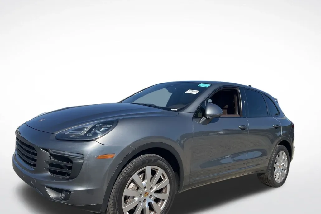 2017 Porsche Cayenne S photo 1