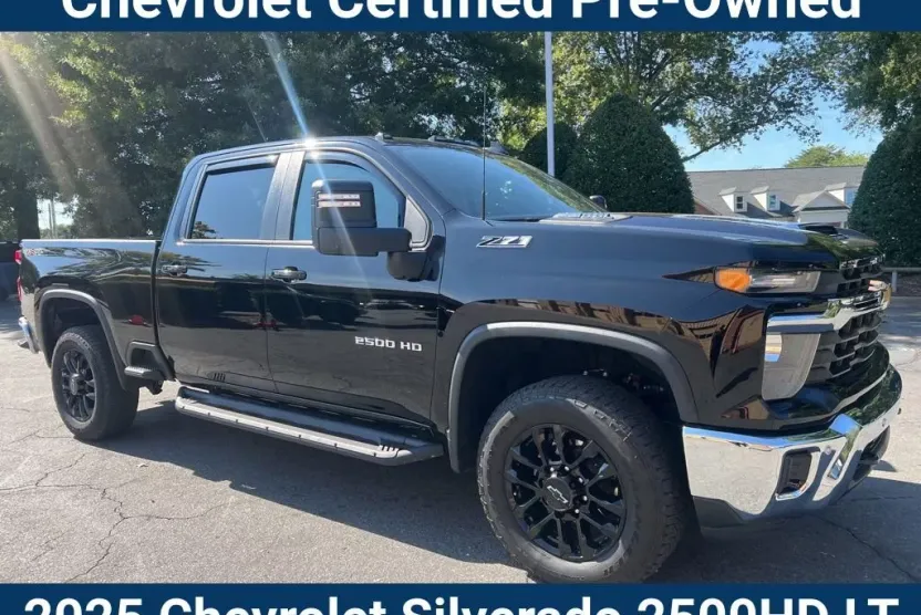 2025 Chevrolet Silverado 2500HD LT photo 1