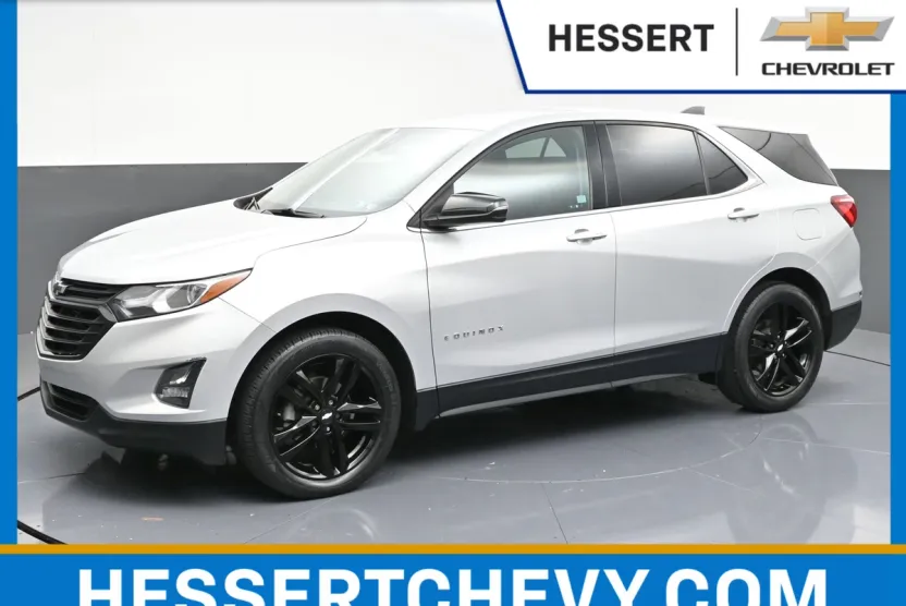 2020 Chevrolet Equinox LT photo 1