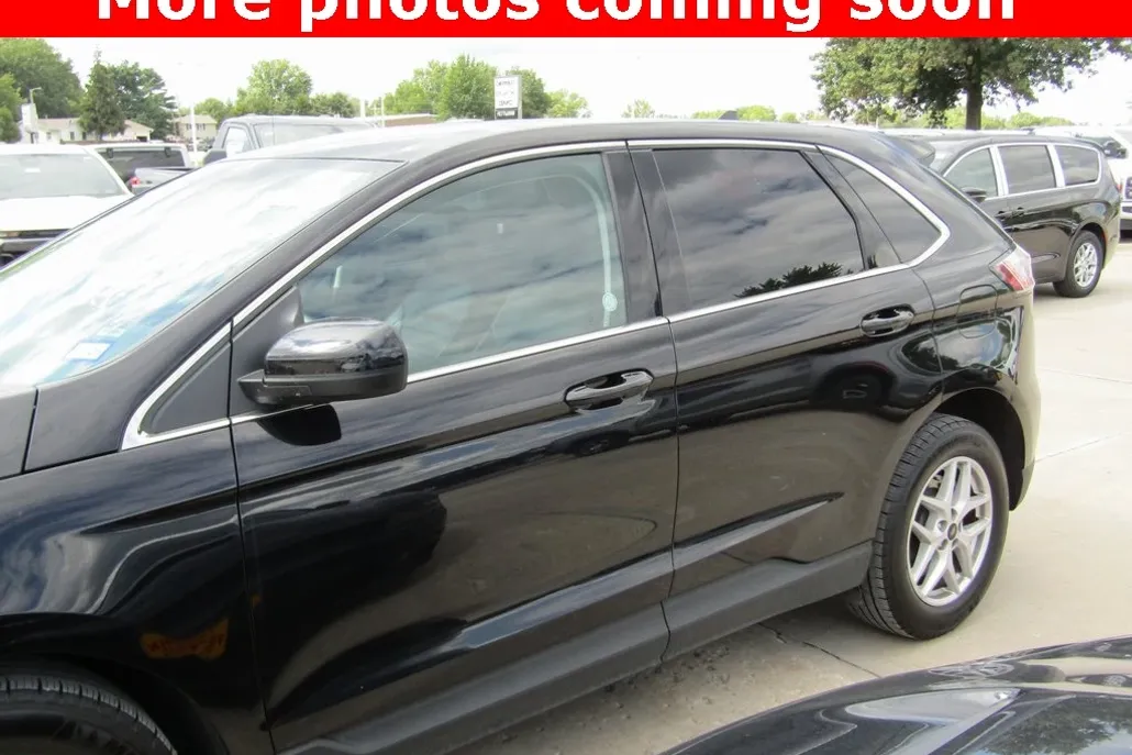 2024 Ford Edge SEL photo 1