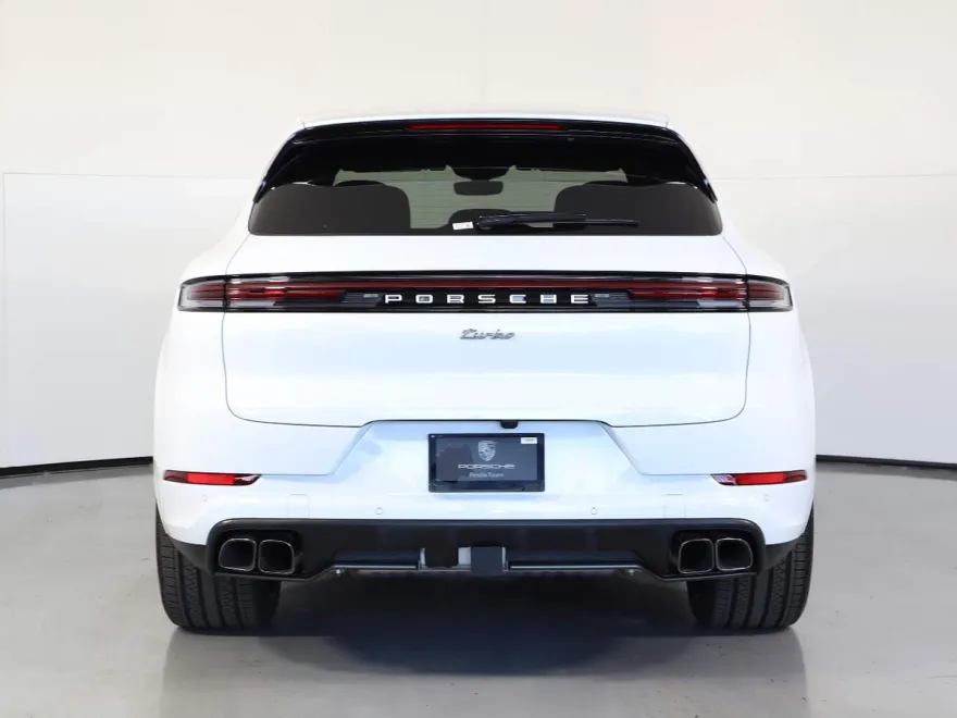 2025 Porsche Cayenne Turbo E-Hybrid photo 6