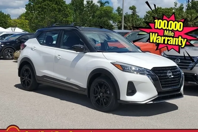 2024 Nissan Kicks SR photo 1