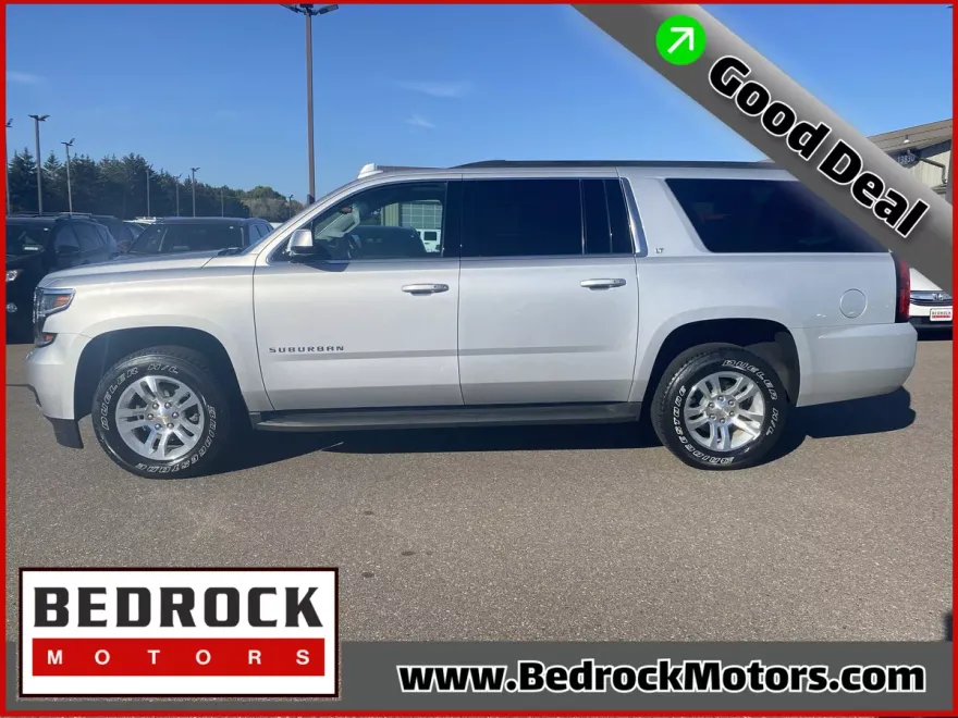 2016 Chevrolet Suburban LT photo 1