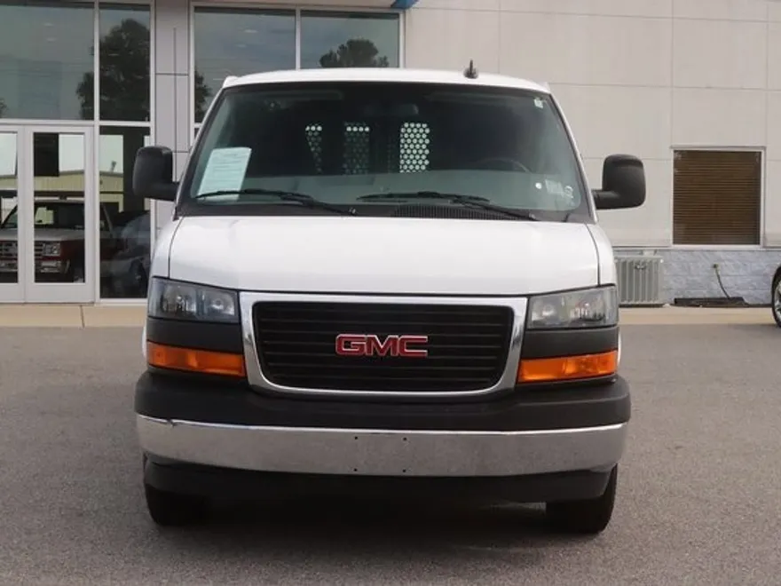 2024 Gmc Savana Cargo 2500 photo 1