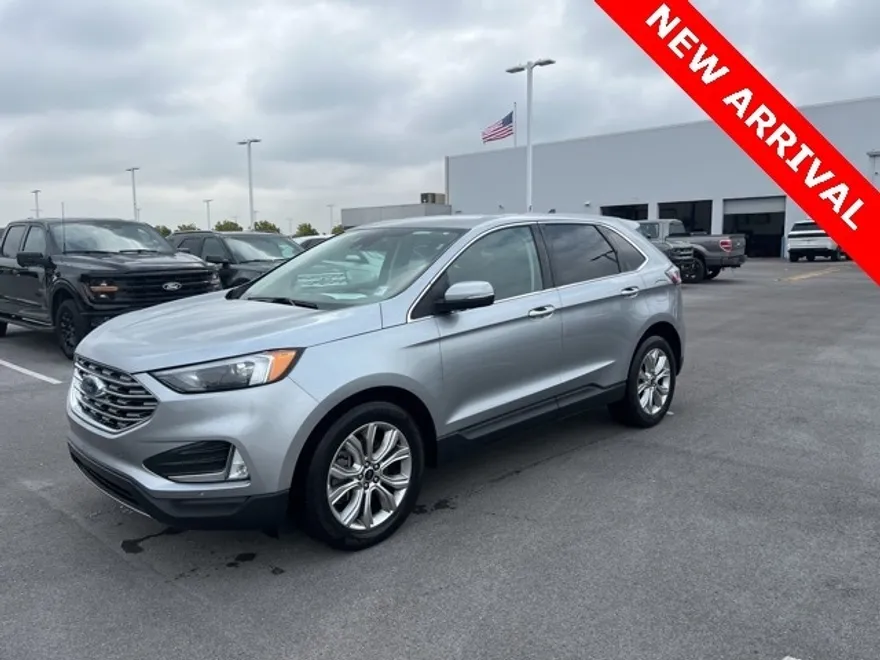 2024 Ford Edge Titanium photo 1
