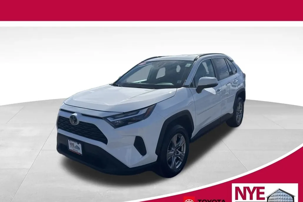 2023 Toyota RAV4 XLE photo 1