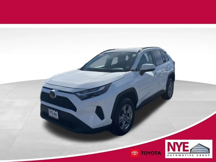 2023 Toyota RAV4 XLE photo 1